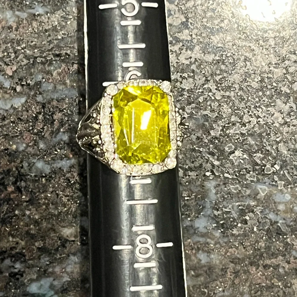Cocktail Ring Sz 6.5, Olivine color